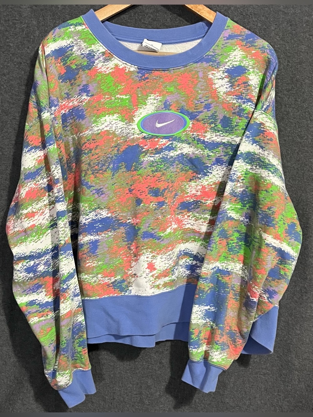 Vintage Y2K Nike Women’s Oversized Multicolored Sweatshirt 2X C00127